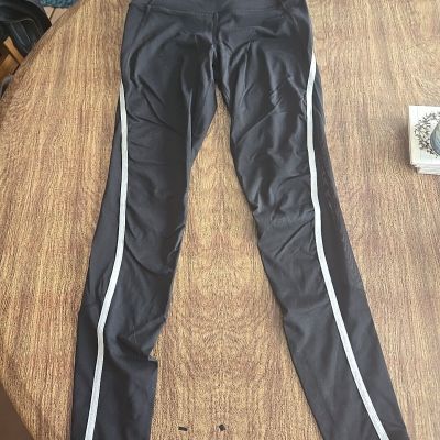Women’s  Victoria Secret Sport Yoga Leggings Size Small Black With Mesh Cutouts